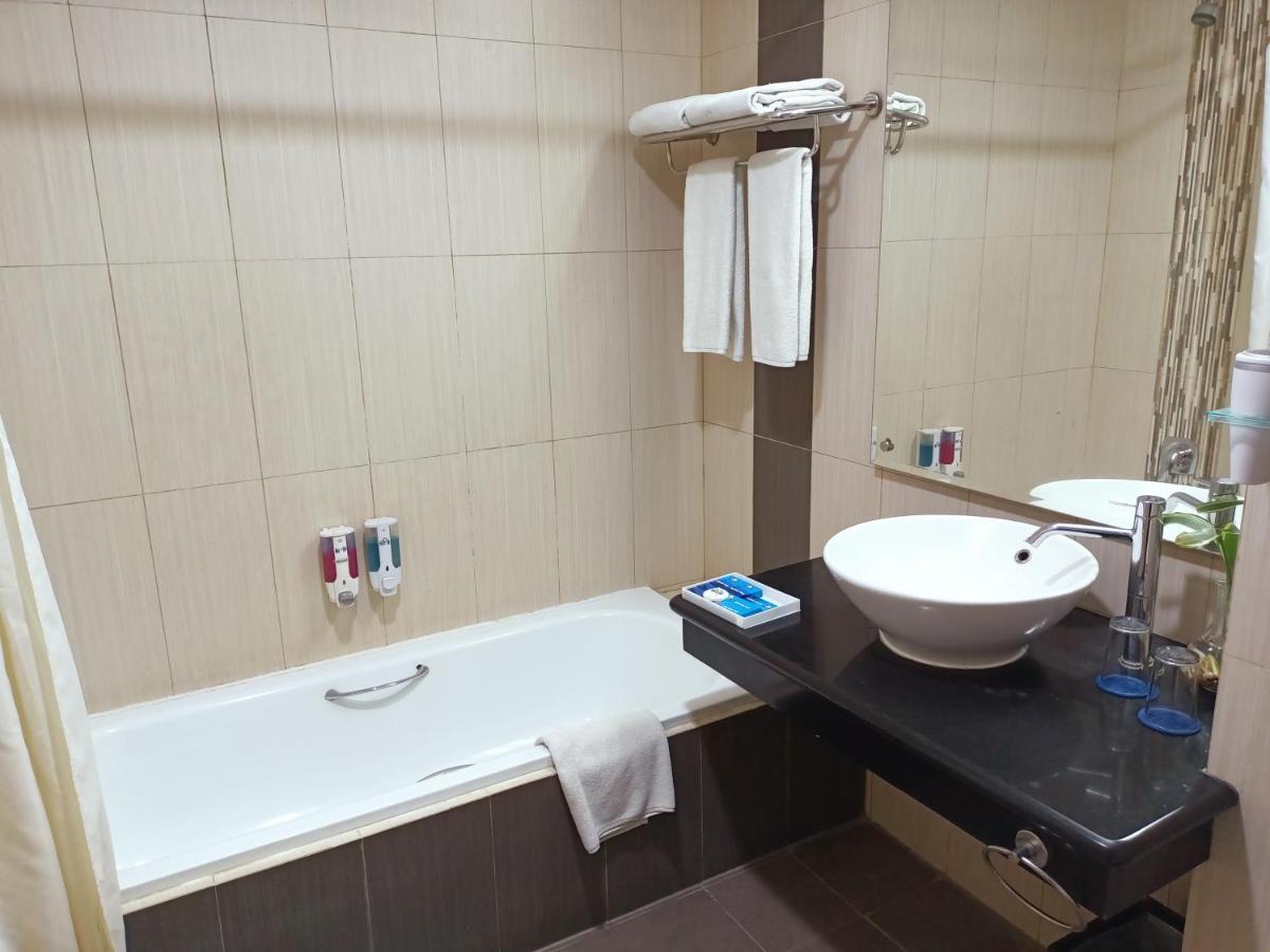 Days Hotel & Suites By Wyndham Jakarta Airport Τάνγκερανγκ Εξωτερικό φωτογραφία