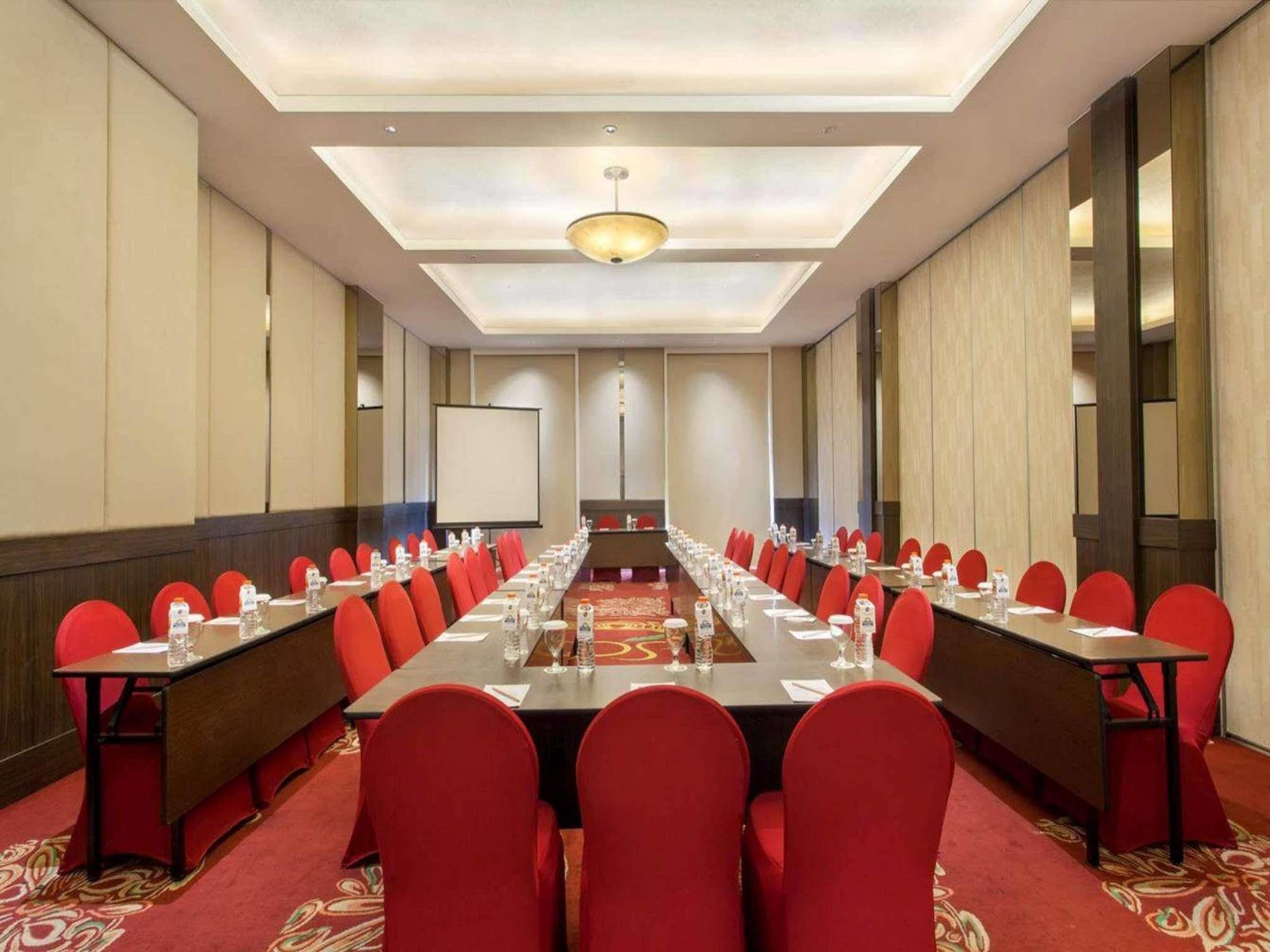 Days Hotel & Suites By Wyndham Jakarta Airport Τάνγκερανγκ Εξωτερικό φωτογραφία